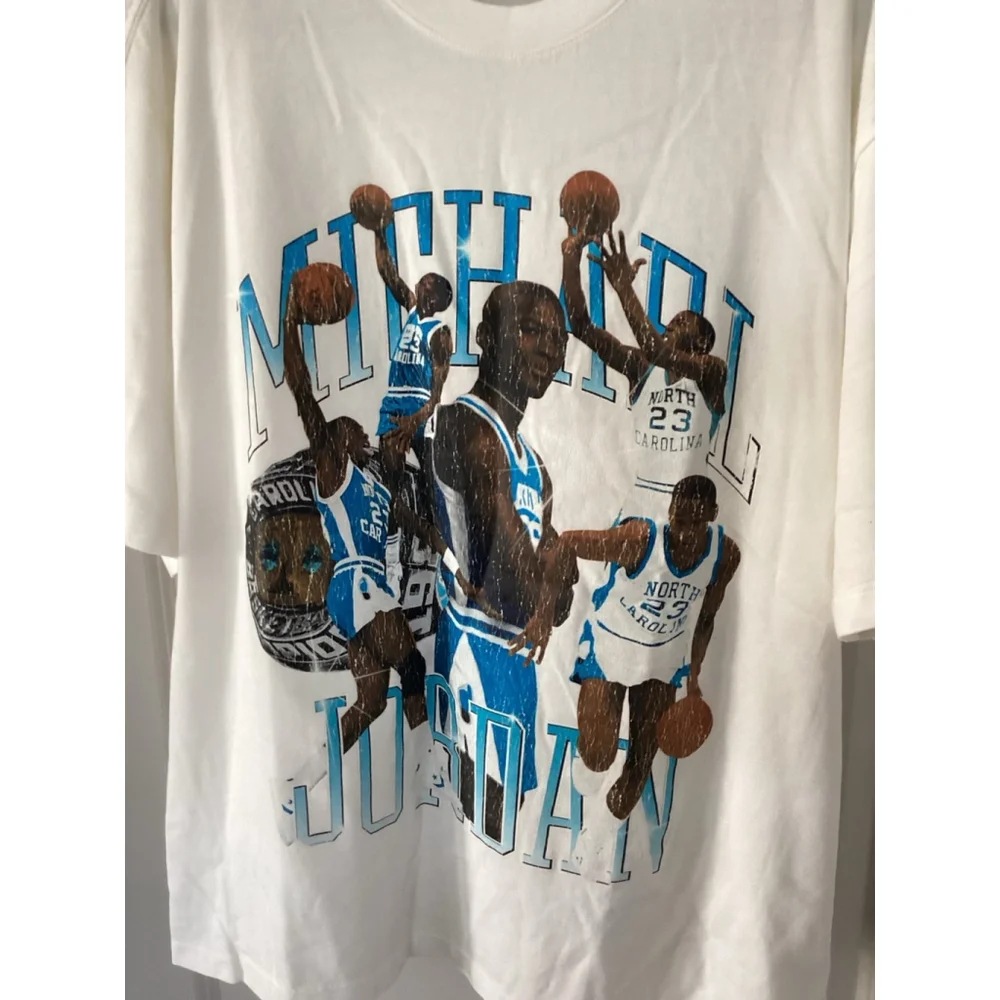 Jordan Flight Essentials Men’s Graphic T-Shirt Size: Large Color: Sail